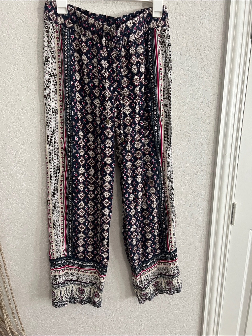 Lucy & Laurel Navy Printed Wide-Leg Pants with Cream and Pink Accents